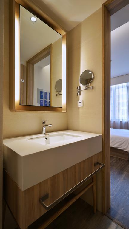 Hanting Premium Hotel Shanghai South Xizang Road 외부 사진